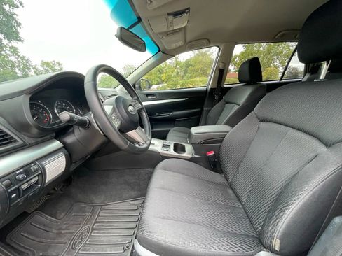 Used 2011 Subaru Outback 2.5i Premium image 6