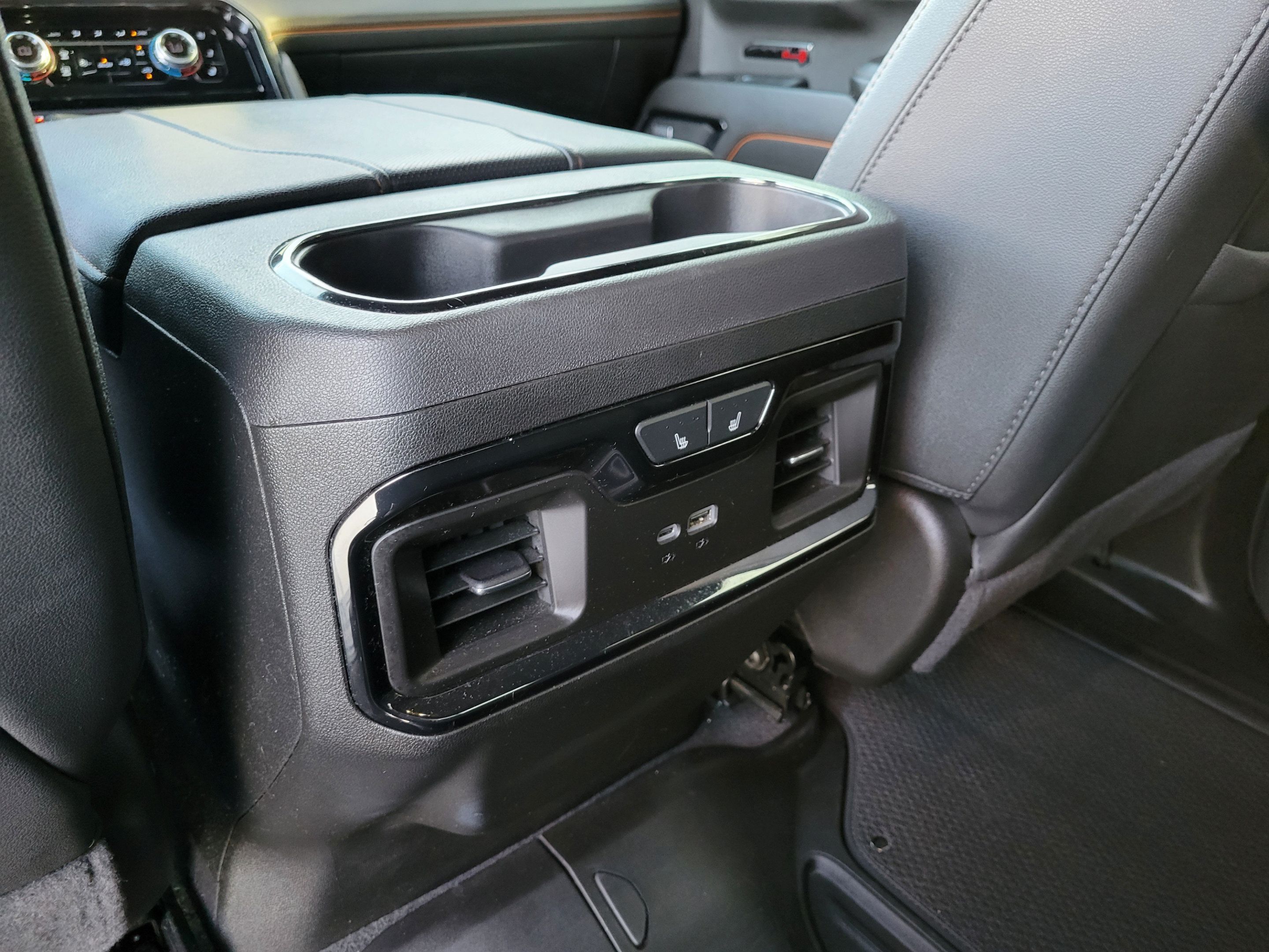 Used 2024 GMC Sierra 1500 AT4 w/ Technology Package AWD/4WD image 11