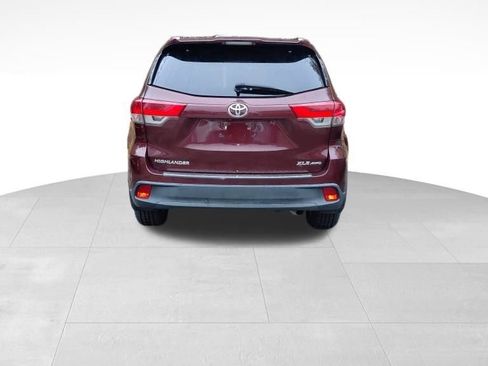 Used 2019 Toyota Highlander XLE image 29