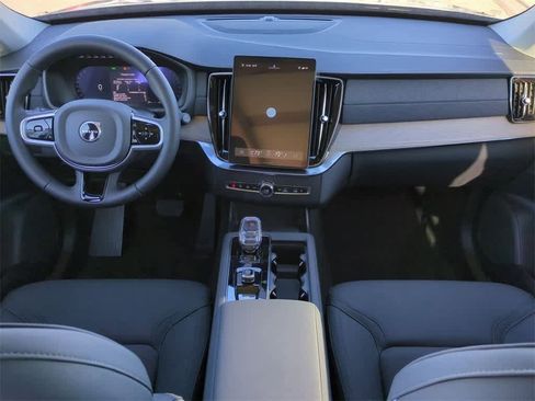 New 2026 Volvo XC90 B6 Plus w/ Protection Package Premier image 7