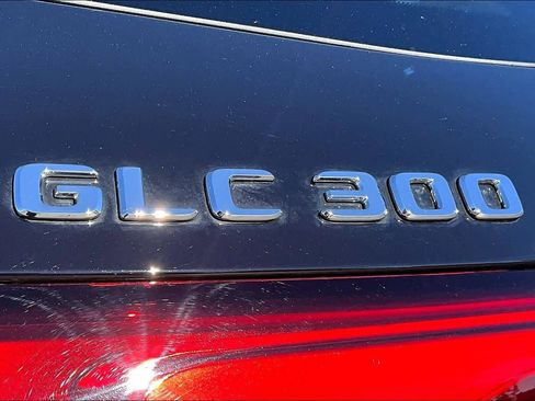 Used 2025 Mercedes-Benz GLC 300 4MATIC image 10