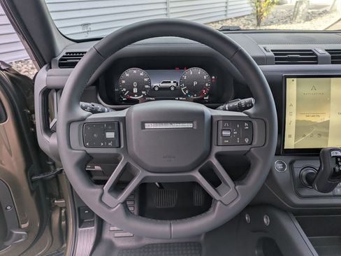 New 2026 Land Rover Defender 110 X-Dynamic SE AWD/4WD image 16