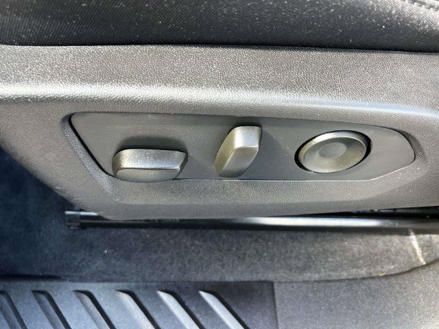 Used 2025 Chevrolet Colorado W/T w/ Advanced Trailering Package AWD/4WD image 17