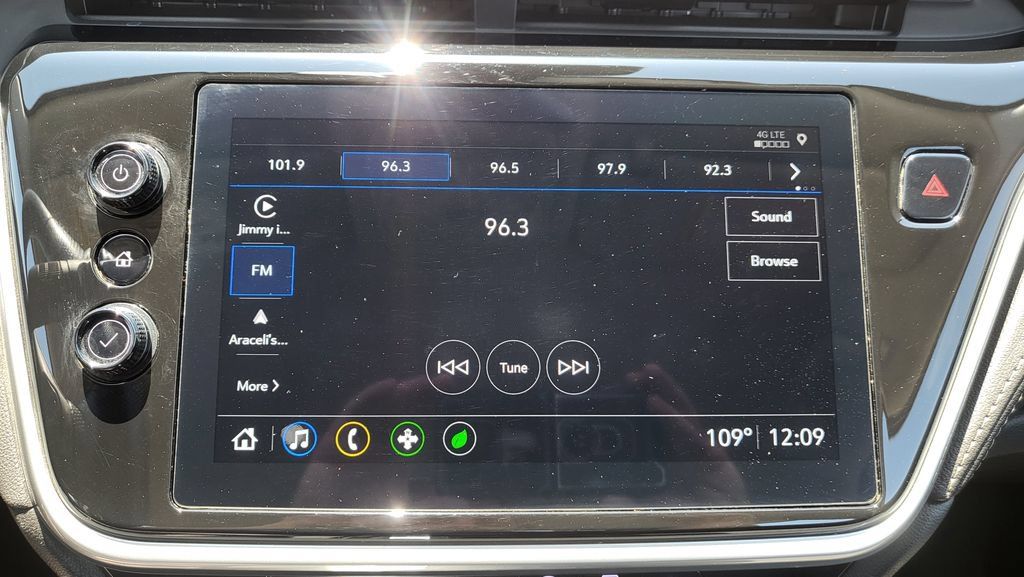 Used 2023 Chevrolet Bolt EUV LT FWD image 34