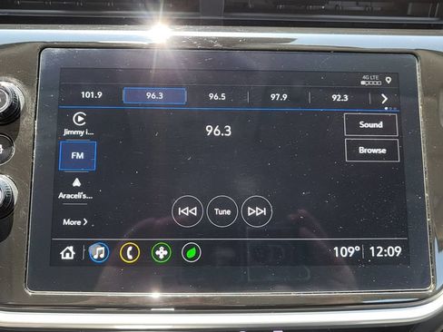 Used 2023 Chevrolet Bolt EUV LT FWD image 34