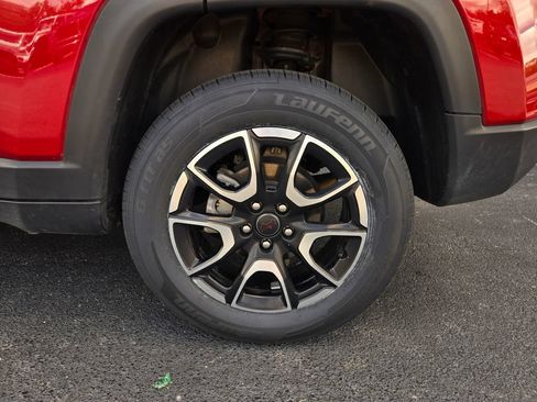 Used 2025 Jeep Compass Trailhawk AWD/4WD image 9