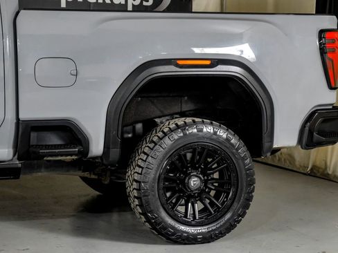 Used 2024 GMC Sierra 2500 AT4X image 13