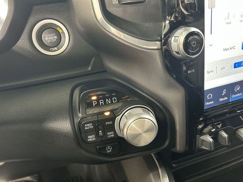 Used 2023 RAM 1500 Laramie AWD/4WD image 18