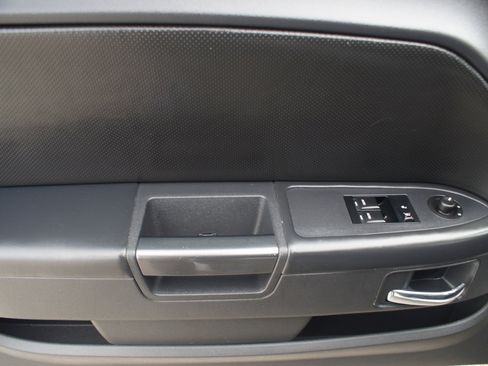 Used 2010 Dodge Challenger R/T image 25