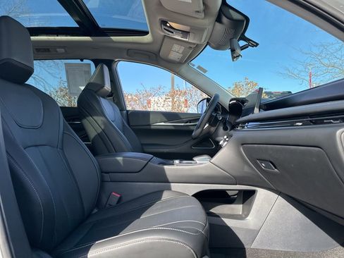 Used 2025 INFINITI QX60 Sensory w/ Vision Package image 29