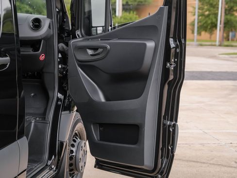 Used 2024 Mercedes-Benz Sprinter 3500 image 70