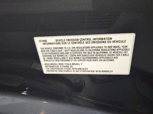Used 2022 Tesla Model Y Long Range image 39