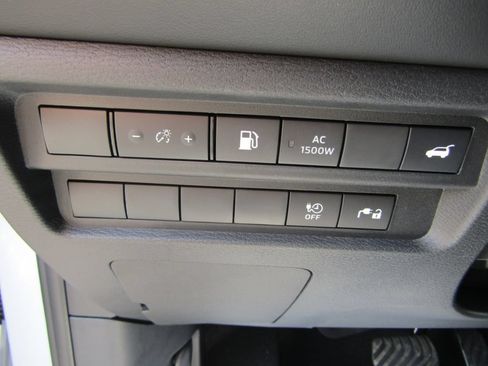 Used 2025 Mitsubishi Outlander 4WD Plug-In Hybrid image 15