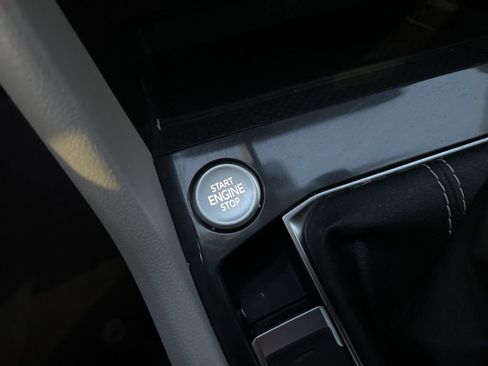 Certified 2023 Volkswagen Tiguan SE w/ Panoramic Sunroof Package image 41