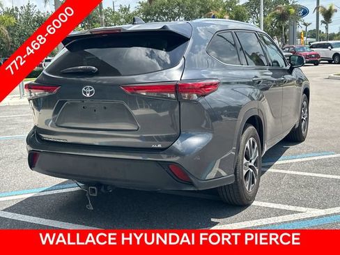 Used 2020 Toyota Highlander XLE FWD image 6