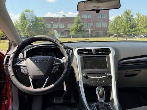 Used 2013 Ford Fusion SE FWD image 10
