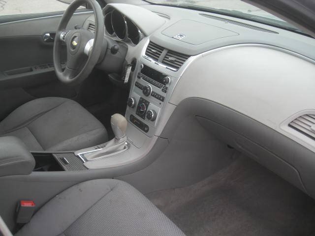 Used 2010 Chevrolet Malibu LS FWD image 15
