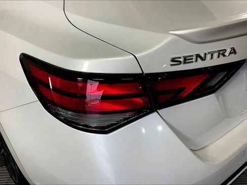 Used 2024 Nissan Sentra SR w/ SR Premium Package image 40