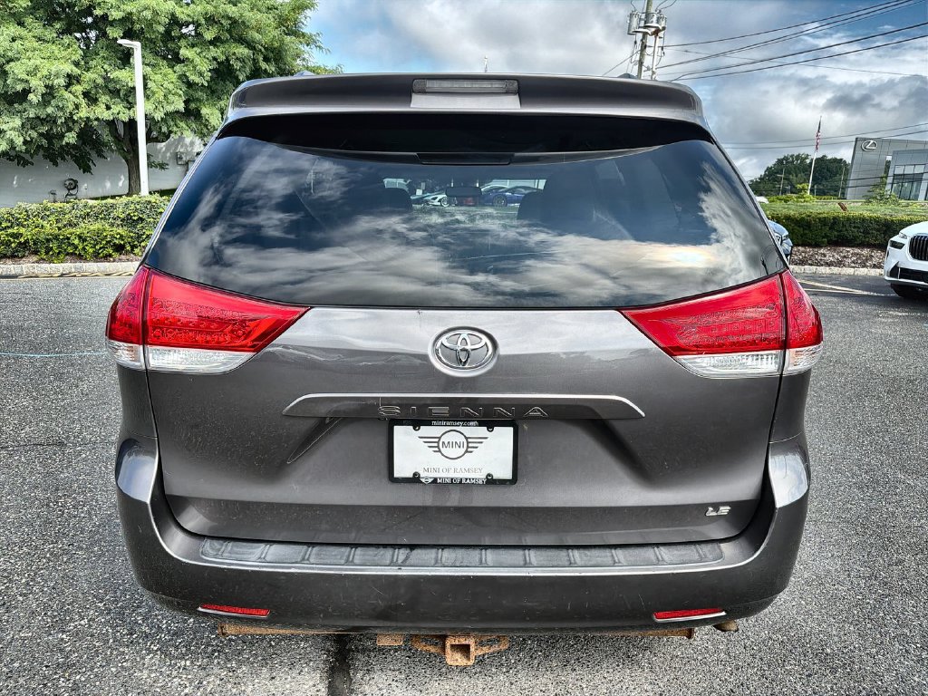 Used 2012 Toyota Sienna LE FWD image 13