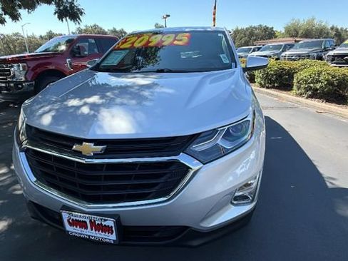Used 2021 Chevrolet Equinox LT w/ Driver Convenience Package AWD/4WD image 8