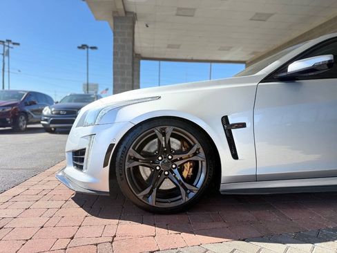 Used 2016 Cadillac CTS V w/ Luxury Package RWD image 5