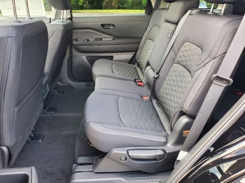 New 2026 Nissan Pathfinder SV w/ SV Premium Package FWD image 11