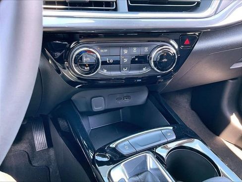 New 2026 Chevrolet Trax ACTIV w/ Driver Confidence Package FWD image 23