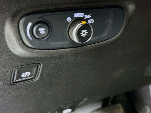 Used 2024 GMC Terrain SLE AWD/4WD image 17