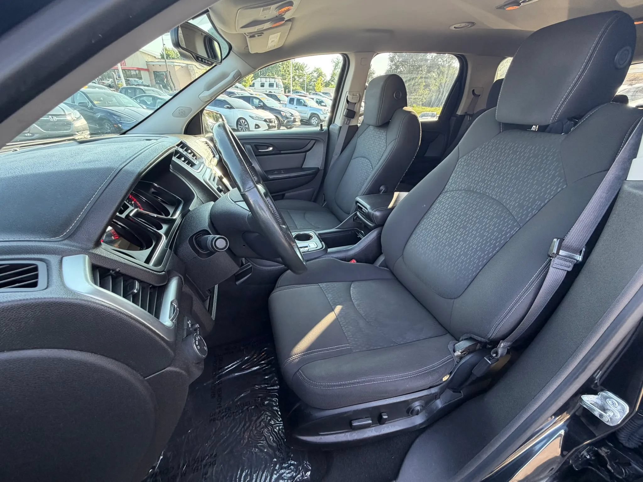 Used 2015 GMC Acadia SLE FWD image 17
