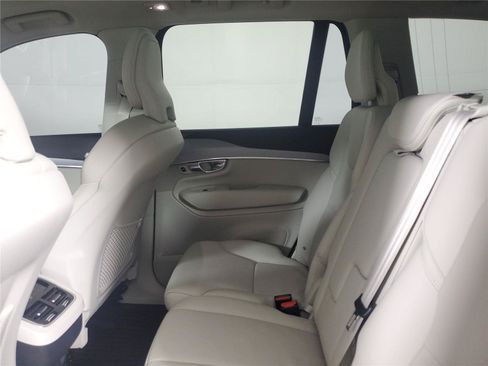 Certified 2025 Volvo XC90 B5 Core w/ Protection Package AWD/4WD image 9