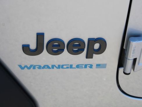 Used 2023 Jeep Wrangler Unlimited AWD/4WD image 10