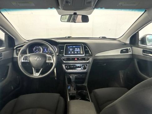 Used 2018 Hyundai Sonata SE FWD image 17
