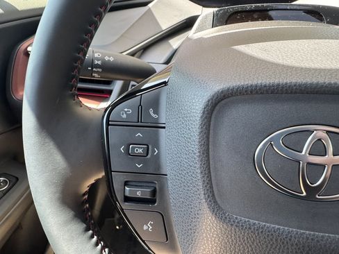 Used 2024 Toyota Prius Prime Premium image 32