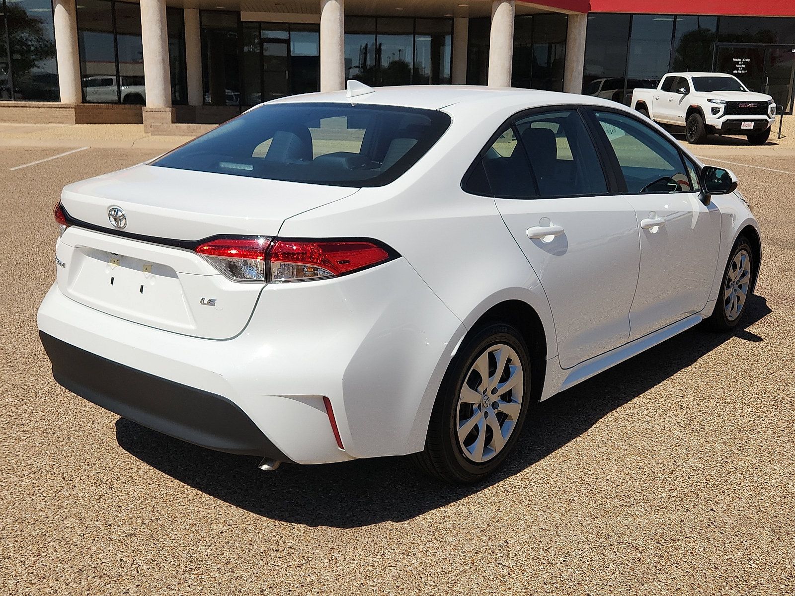 Used 2026 Toyota Corolla LE FWD image 4