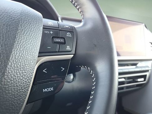 Used 2025 Toyota Camry SE w/ Convenience Package image 23