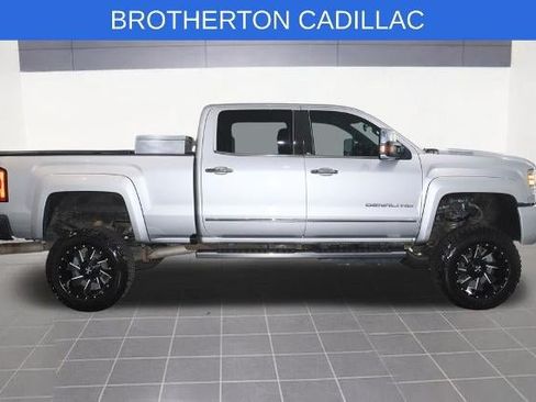Used 2018 GMC Sierra 3500 Denali w/ Duramax Plus Package AWD/4WD image 9
