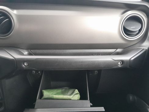 Used 2022 Jeep Gladiator Sport image 36