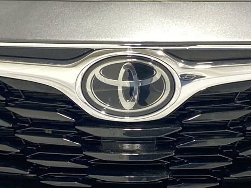 Used 2023 Toyota Highlander Limited image 29