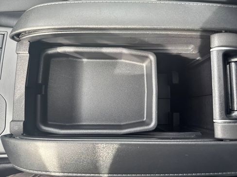 Used 2024 Toyota Highlander XLE image 29