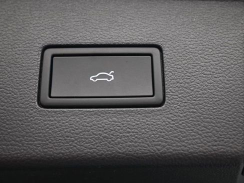 New 2026 Volkswagen Atlas SE image 14