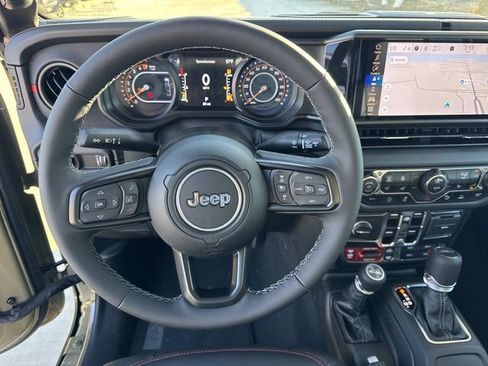 New 2025 Jeep Gladiator Rubicon image 14