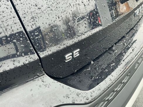 Certified 2022 Volkswagen Taos SE w/ Panoramic Sunroof Package image 31