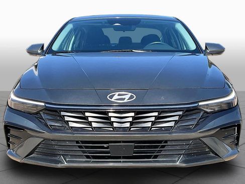 Certified 2025 Hyundai Elantra SEL FWD image 4