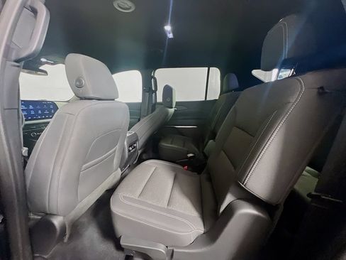 Used 2025 Chevrolet Traverse LT FWD image 25