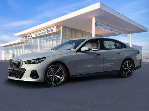 Used 2026 BMW 530i w/ M Sport Package image 24