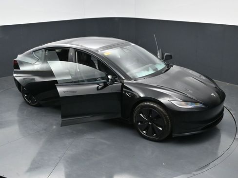 Used 2024 Tesla Model 3 Standard Range RWD image 32