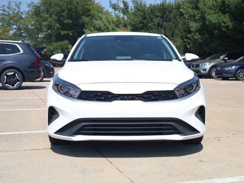 Used 2024 Kia Forte LXS w/ LXS Technology Package FWD image 3