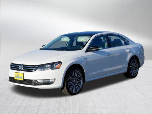 Used 2015 Volkswagen Passat 1.8T Sport image 3