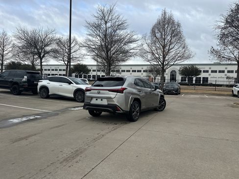 Used 2022 Lexus UX 250h F Sport image 2