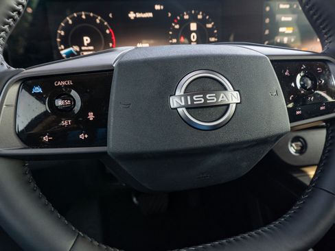 Used 2025 Nissan Murano SV AWD/4WD image 31